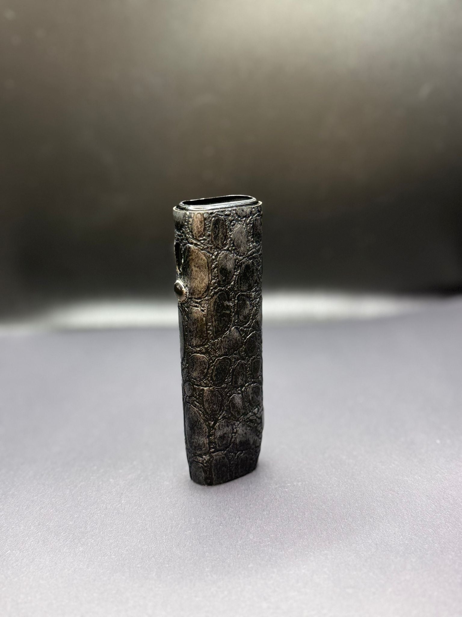 Qase Crocodile Blackmoor | Iluma One